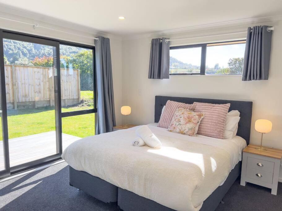 Peaceful 5 Bedrooms Retreat Rotorua Exterior photo